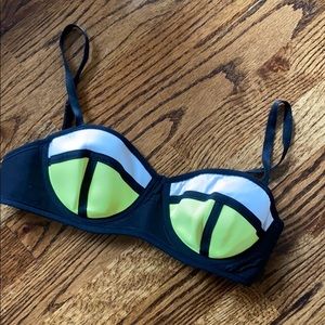 Triangl bathing suit top